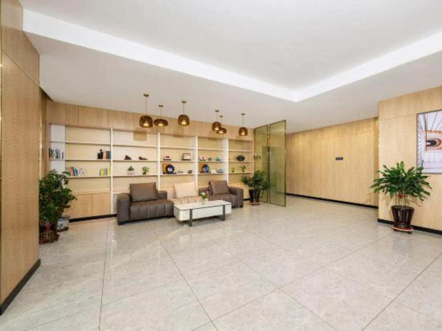 Chonpines Hotel (Dalian Xi'an Road Subway Station)