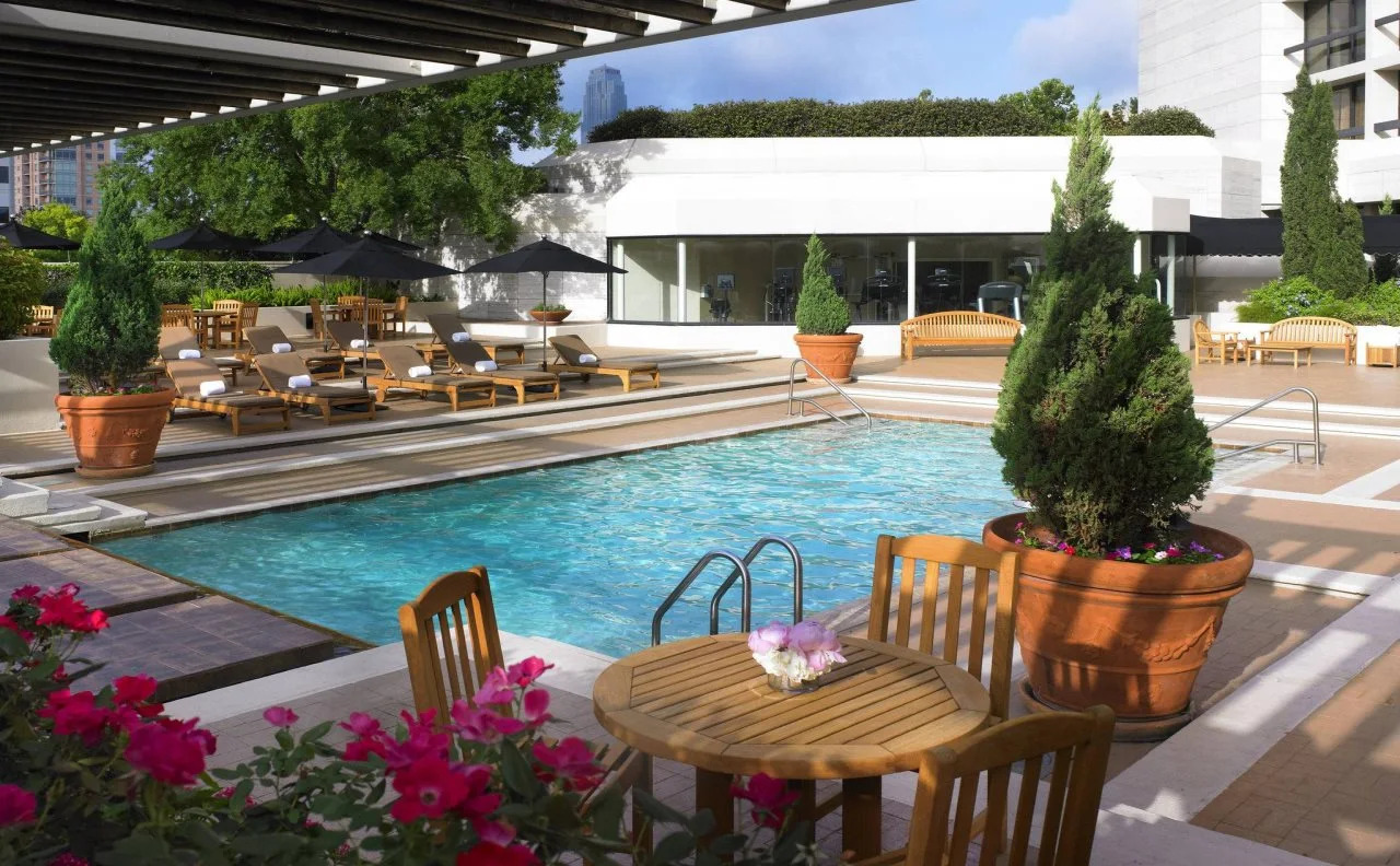 Photo - Houston Grand Hotel - River Oaks