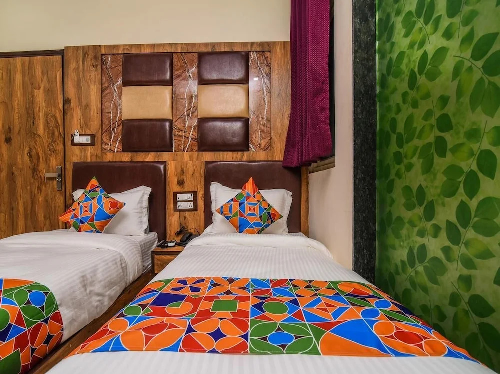 Photo - Hotel Dollar Inn