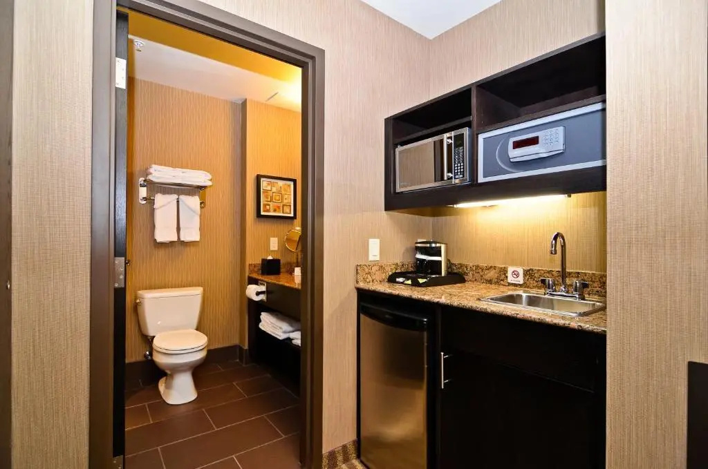 Photo - Best Western Premier Freeport Inn Calgary Airport