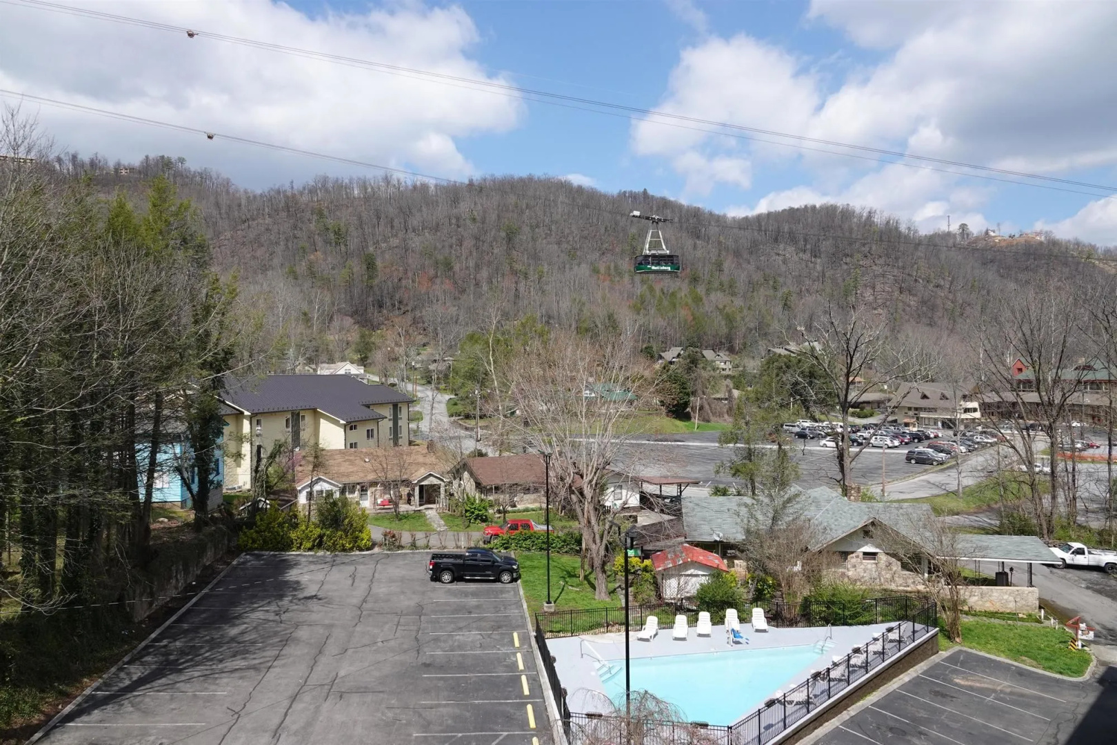 Photo - SureStay Plus Hotel by Best Western Gatlinburg