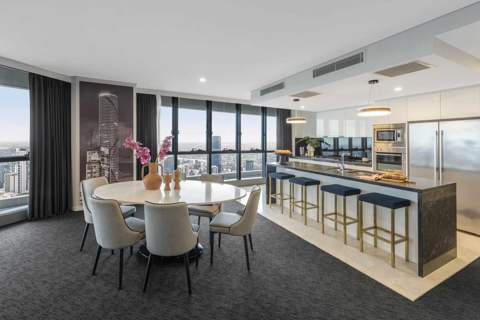 Photo - Meriton Suites Herschel Street, Brisbane