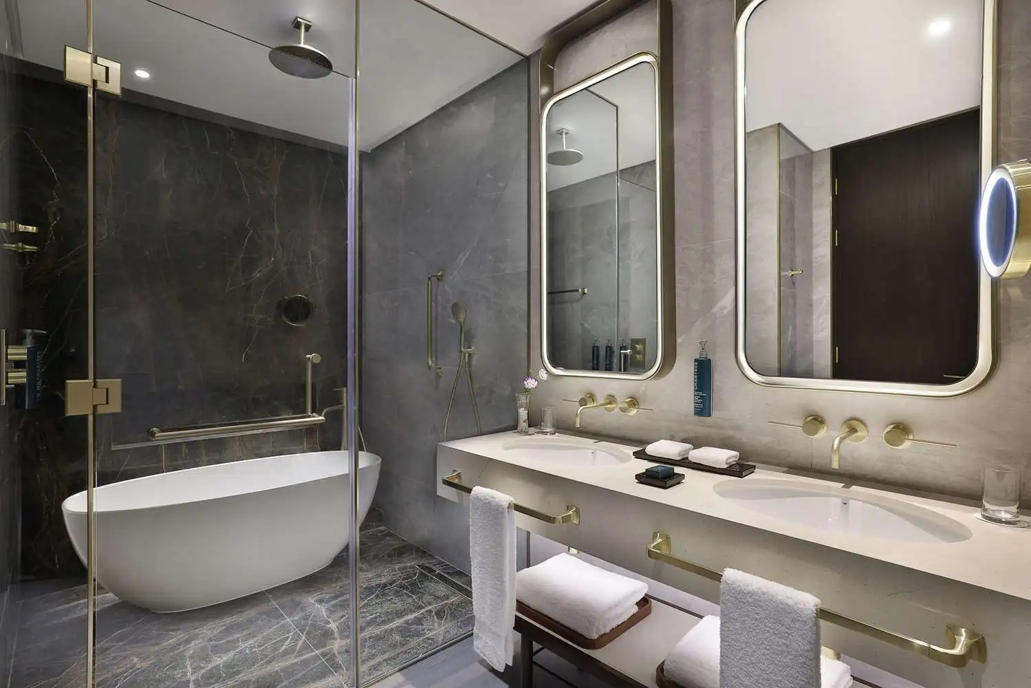 Photo - Embassy Suites By Hilton Dubai Business Bay