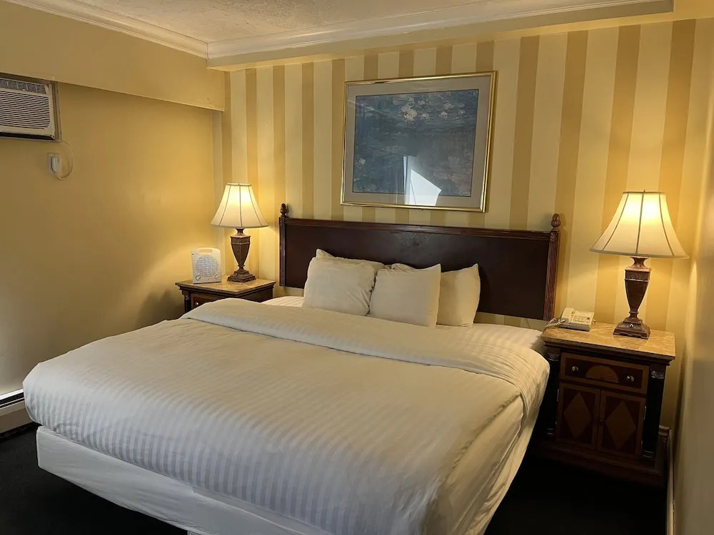 Photo - Island Travel Inn