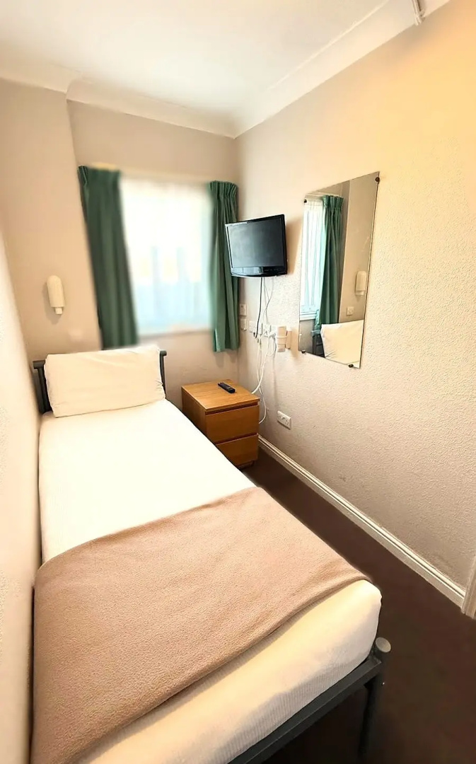 Photo - Lords Hotel