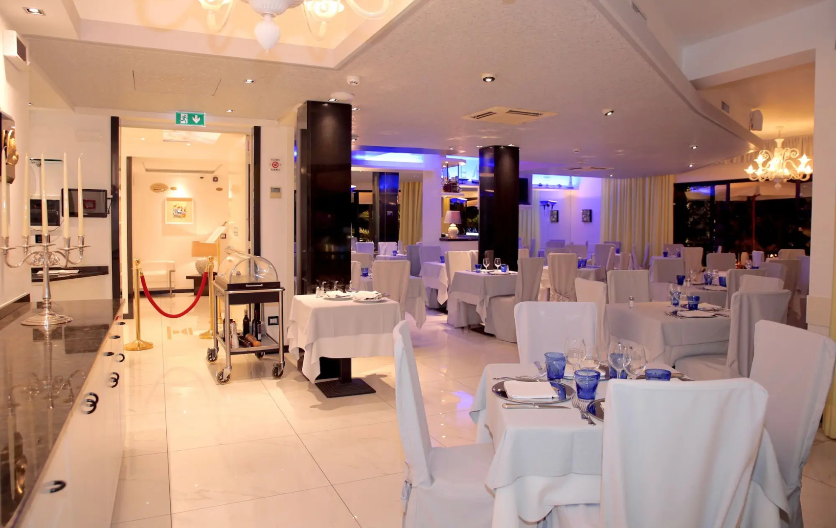 Photo - Monaco Suites Hotel