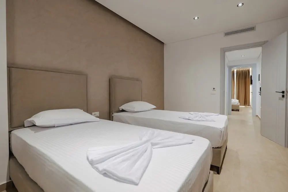 Photo - Sunlight Hotel