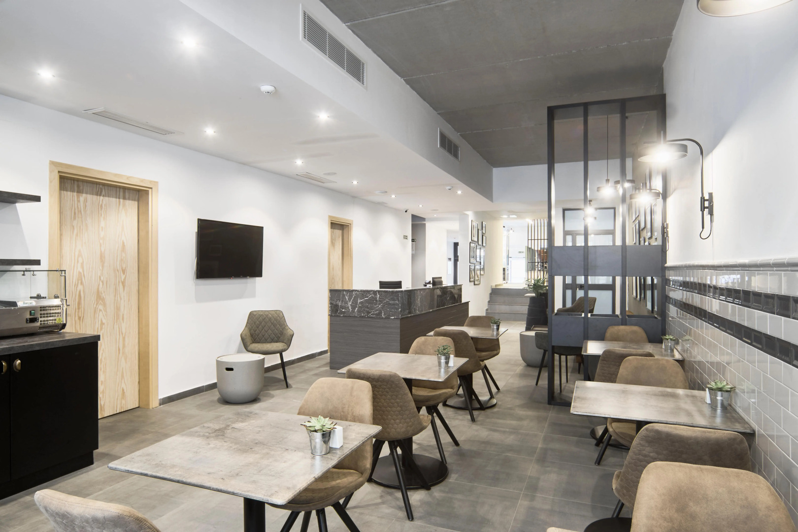 Photo - Mr Todd Hotel