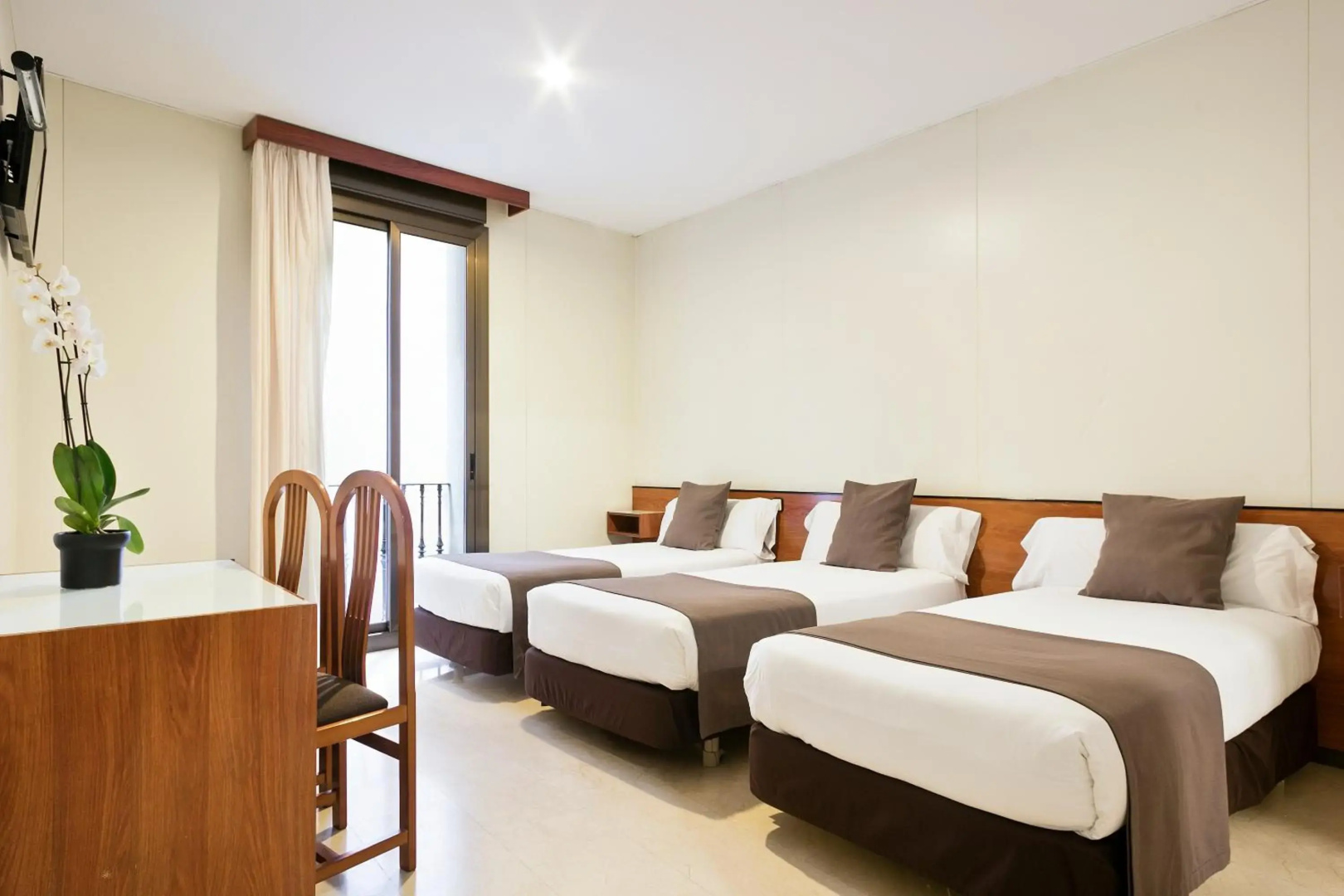 Photo - Hotel Condal