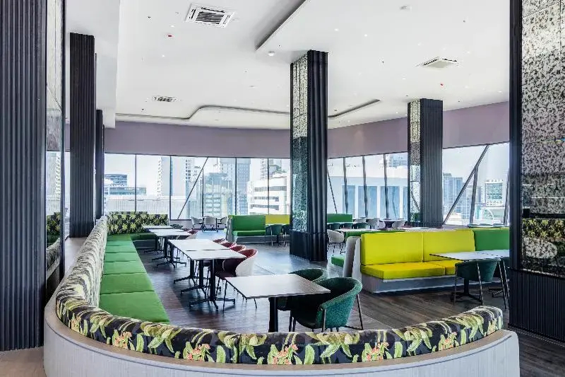 Photo - Queensland Hotel Bangkok