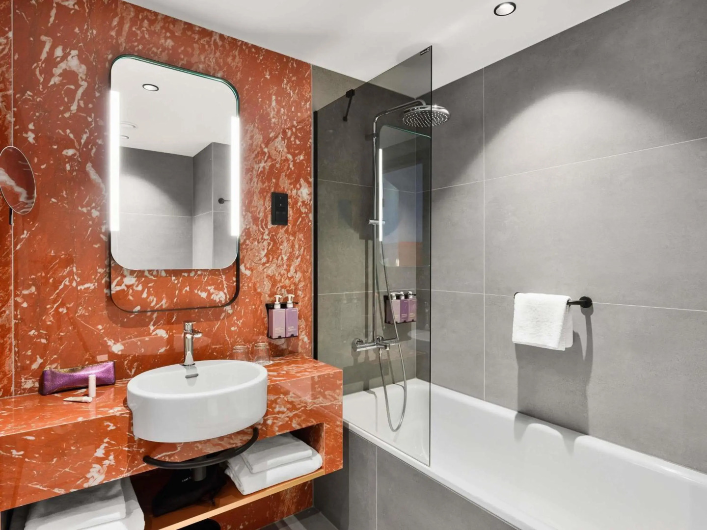 Foto - TRIBE Budapest Airport