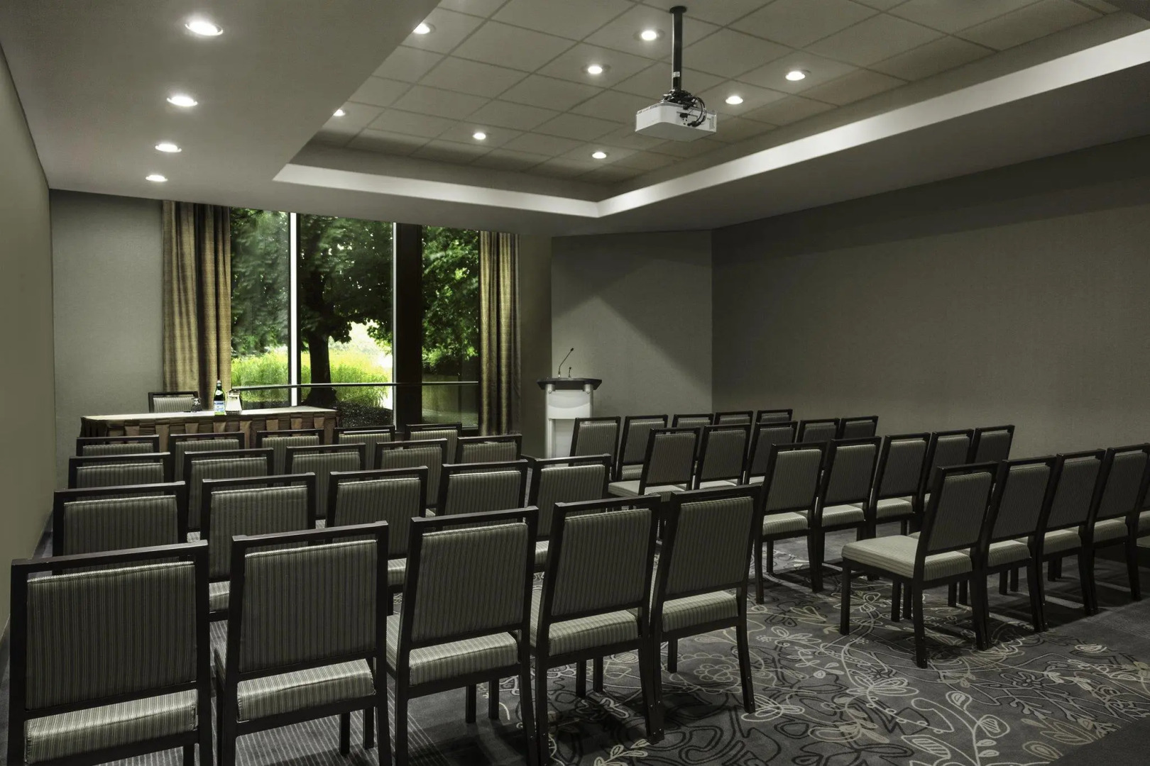 Photo - Hilton Suites Toronto-Markham Conference Centre & Spa