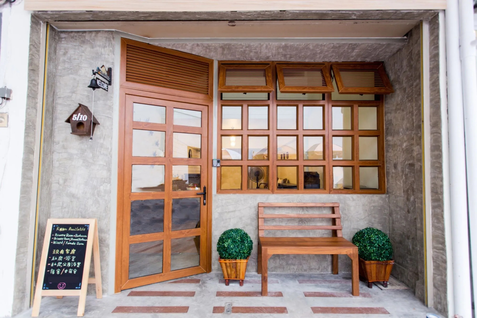 Photo - Les Fleurs Bangkok Hostel