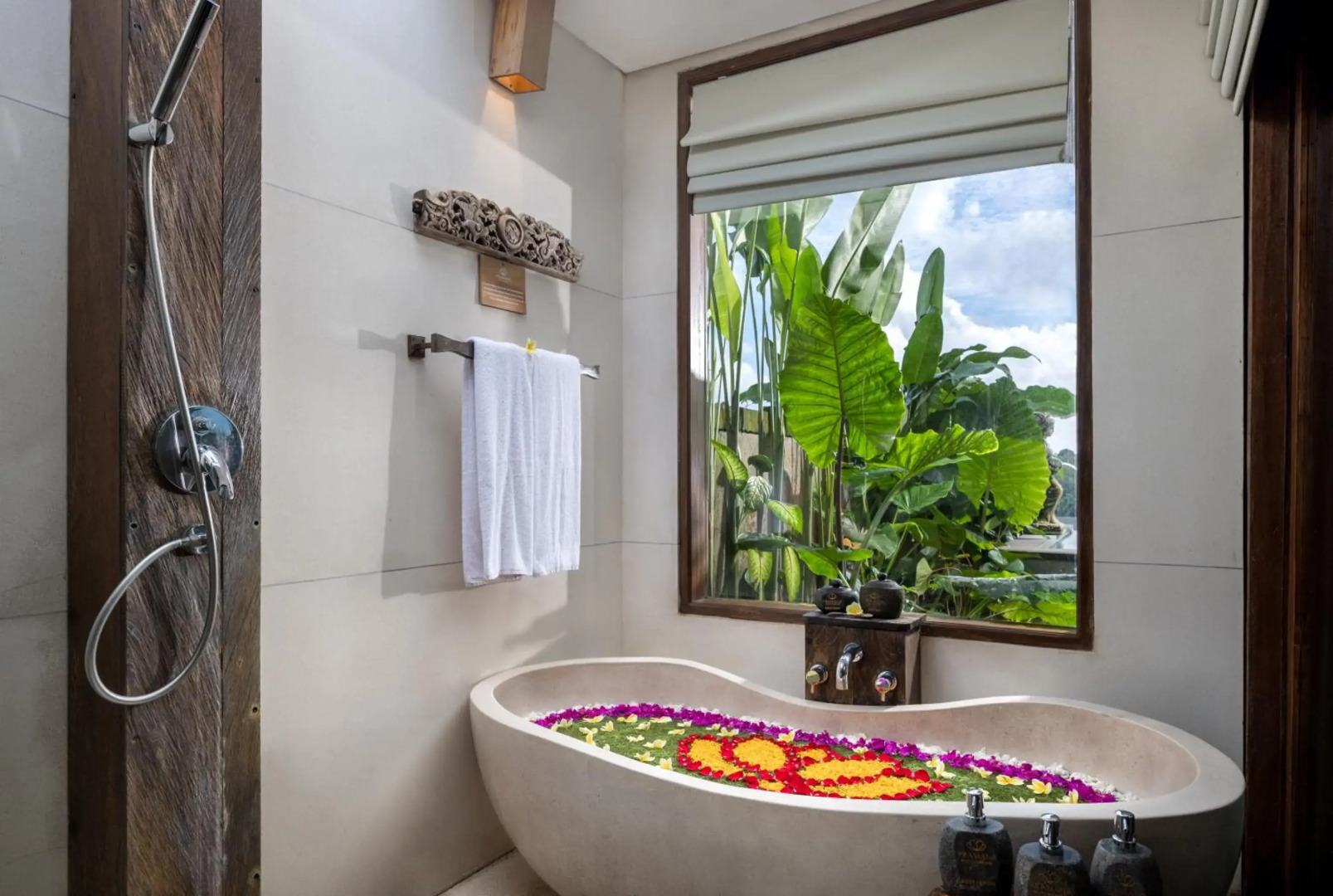 Foto - Pramana Watu Kurung