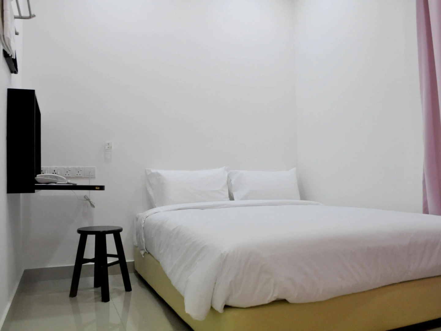 Photo - YY48 Hotel 2 Mins Walk From Masjid Jamek LRT Station