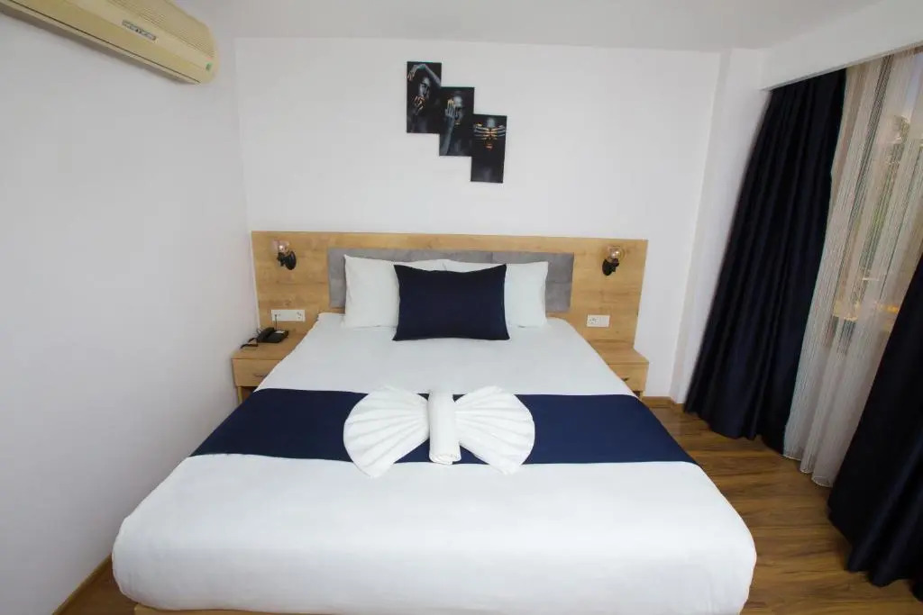 Photo - Golden Street Hotel