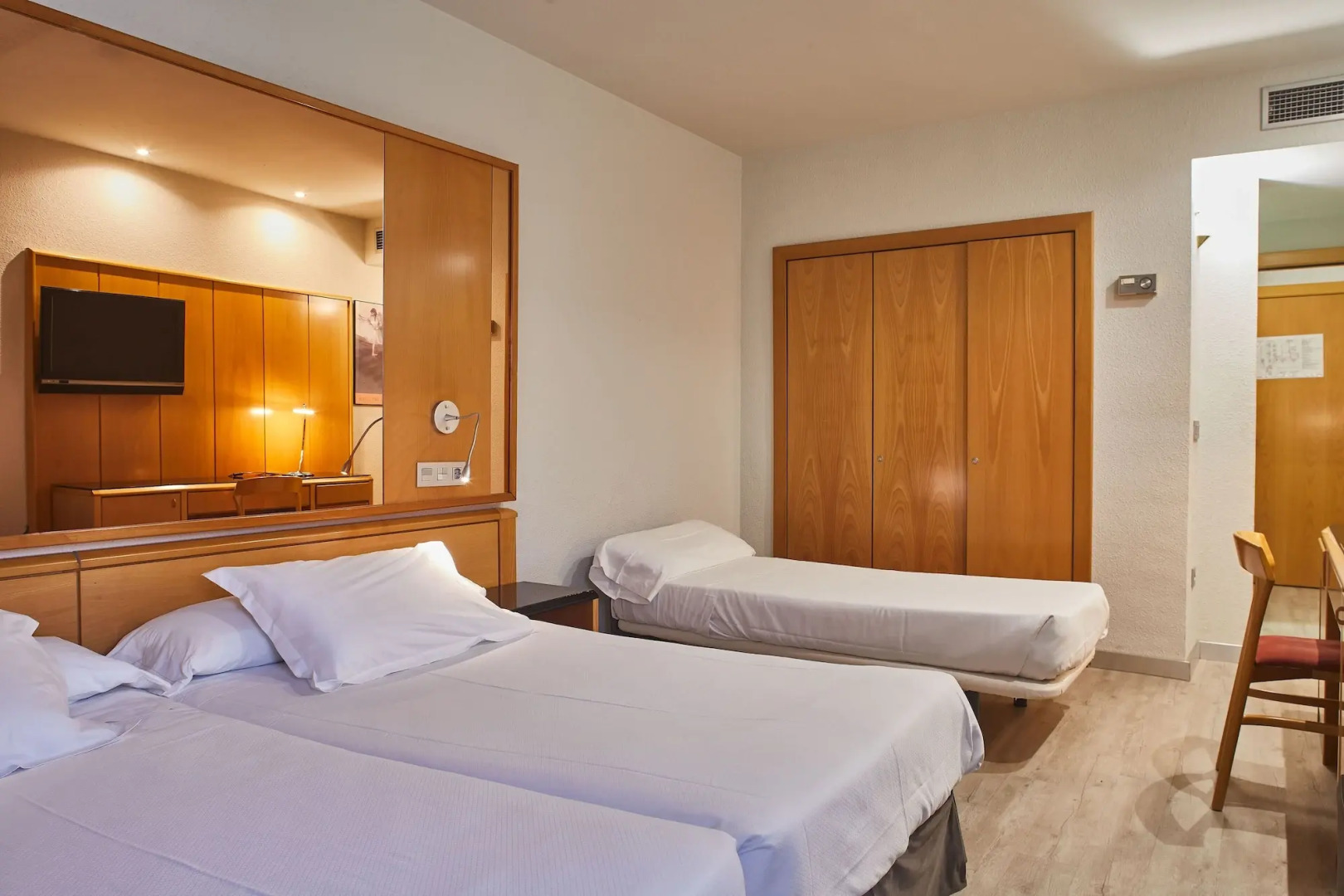 Photo - Silken Rona Dalba