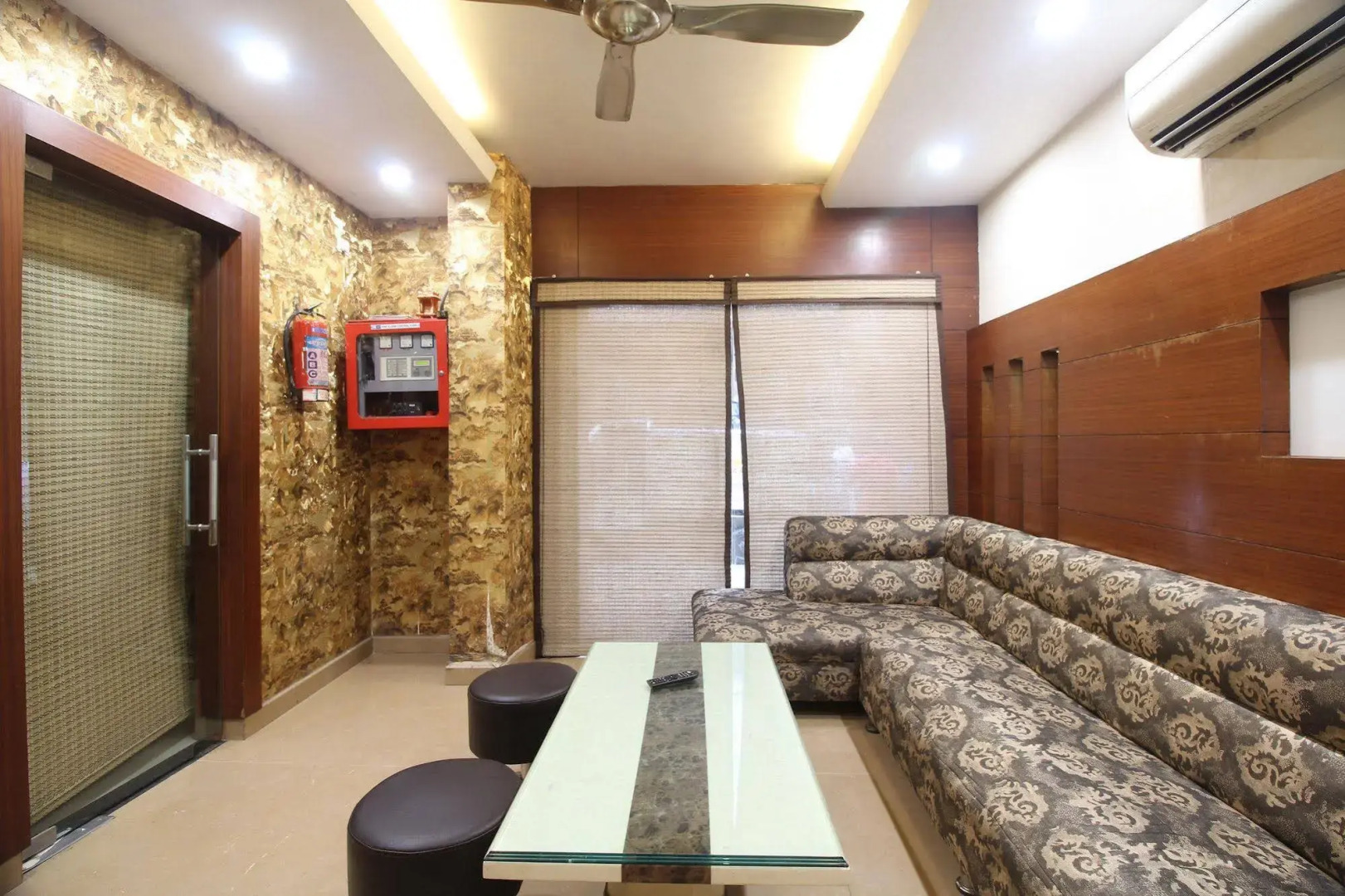 Photo - Hotel Vanson Villa, City Centre - With Free Airport & Train Station Pickup