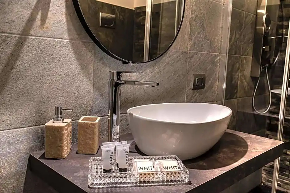 Photo - Black And White Suite