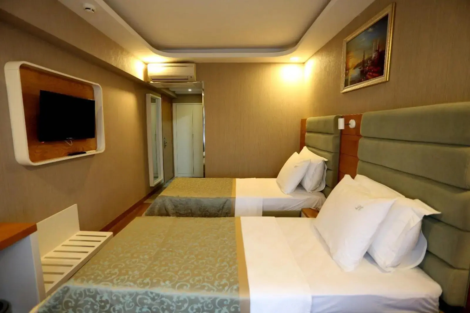 Photo - Life Corner Hotel