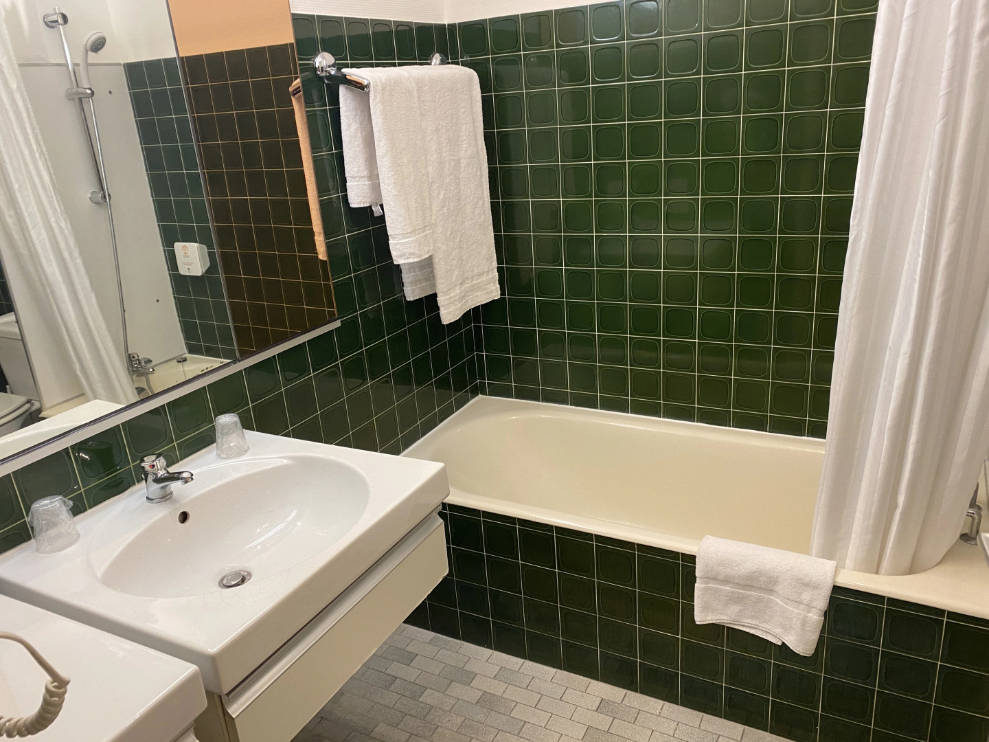 Foto - Adonis Lyon Est Hôtel Artys