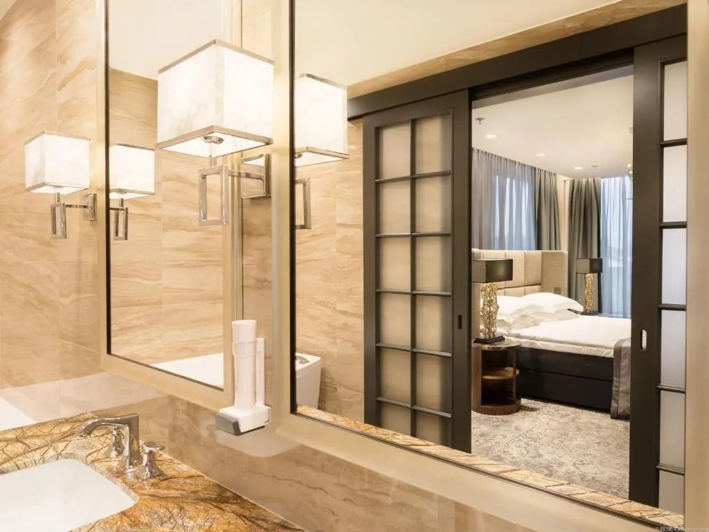 Photo - V Spa & Conference Hotel