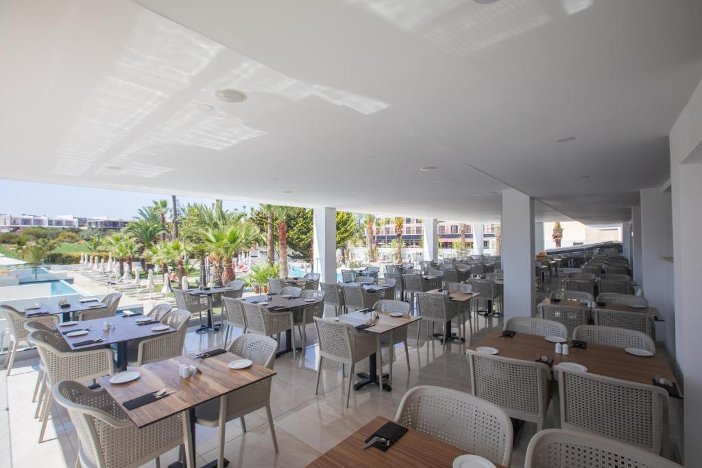 Photo - Bohemian Gardens Hotel