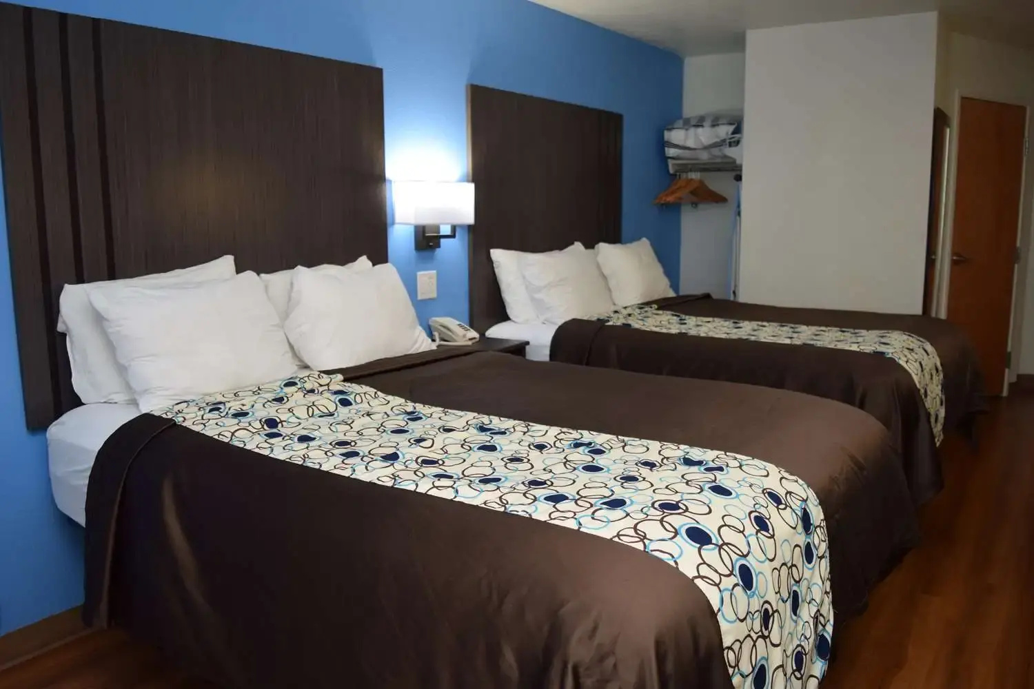 Foto - SureStay Plus Hotel by Best Western Niagara Falls East