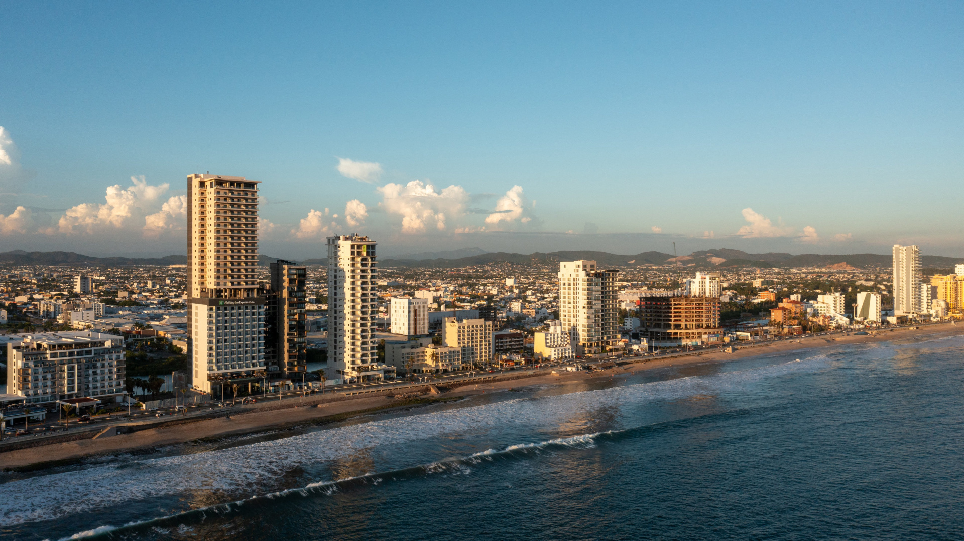 Foto - Holiday Inn Express & Suites Hotel Mazatlan by IHG