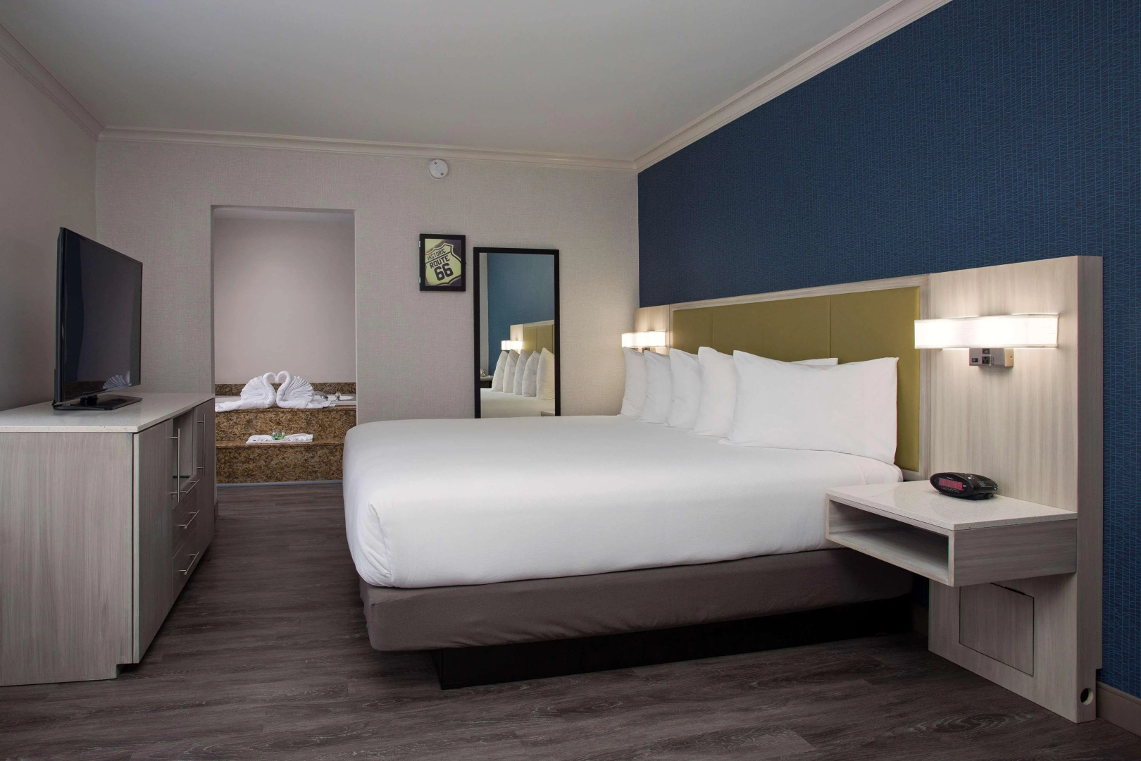 Photo - SureStay Hotel by Best Western Santa Monica