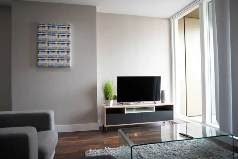 OnPoint -Spacious 2 Bedroom Apt With Parking/Balcony