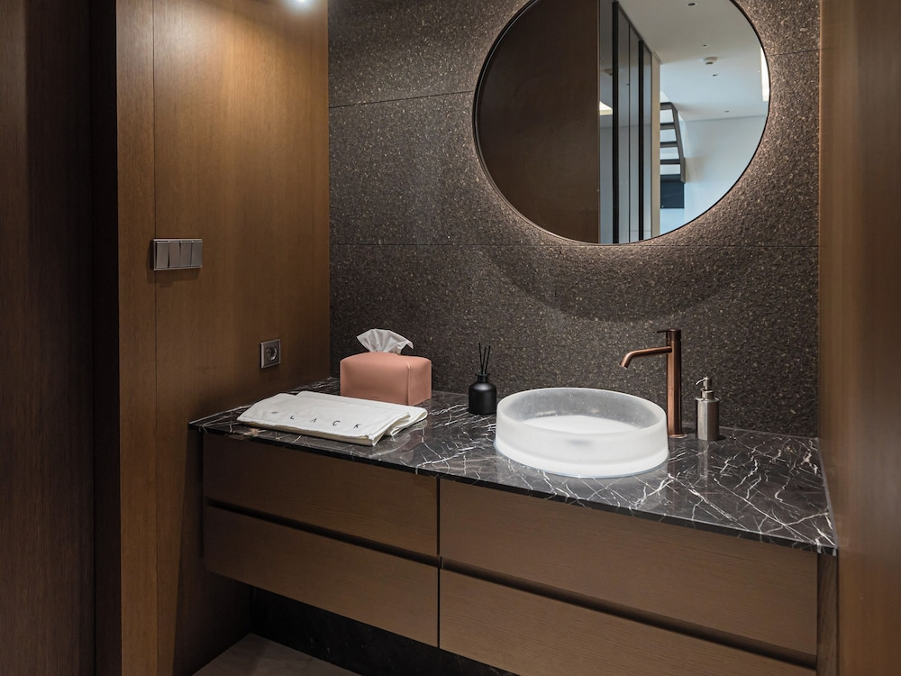 Photo - Caelum Black Gangnam Luxury Residence