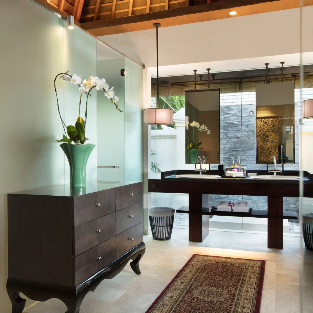 Photo - The Royal Santrian