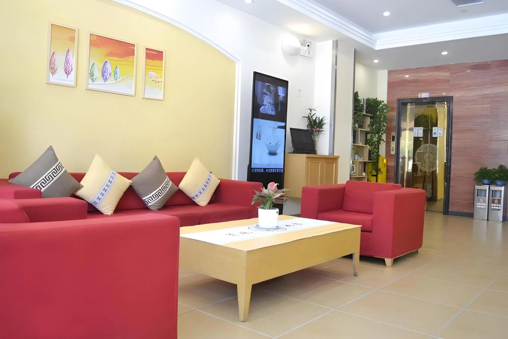Homeinn · neo (Shanghai International Tourism Resort Xiuyan Road Subway Station)