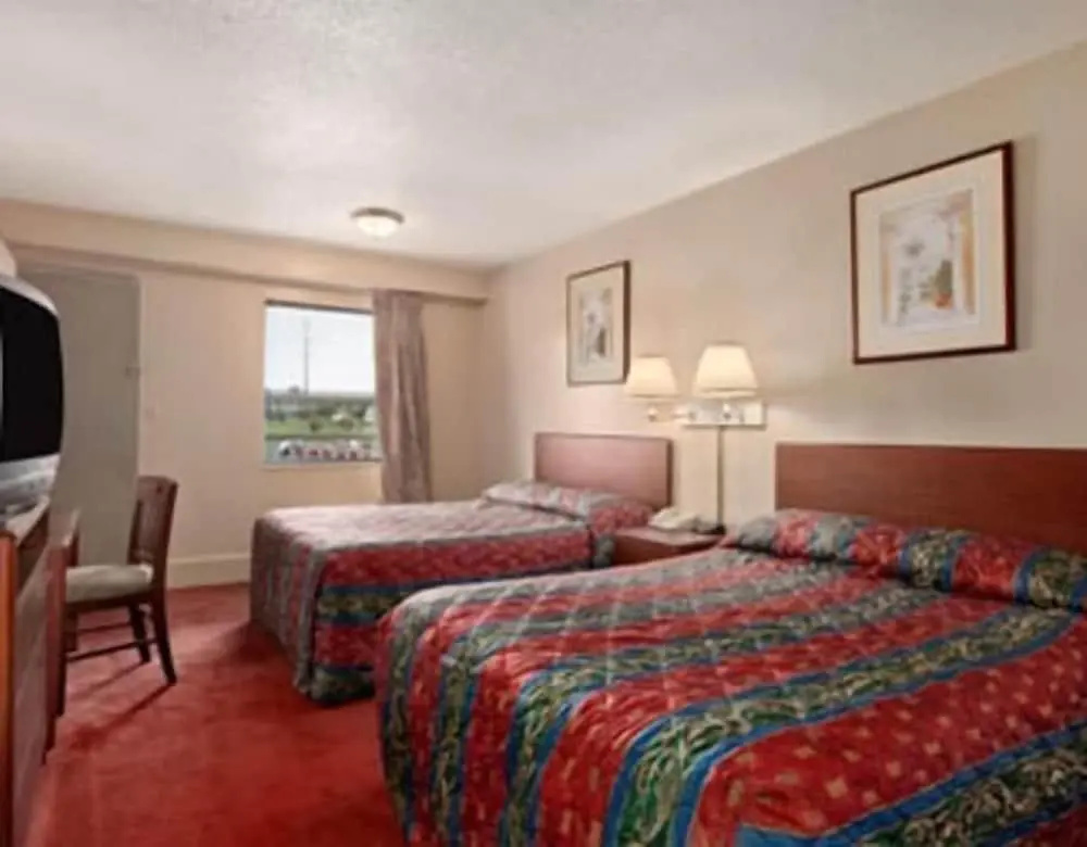 Photo - Hilltop Inn