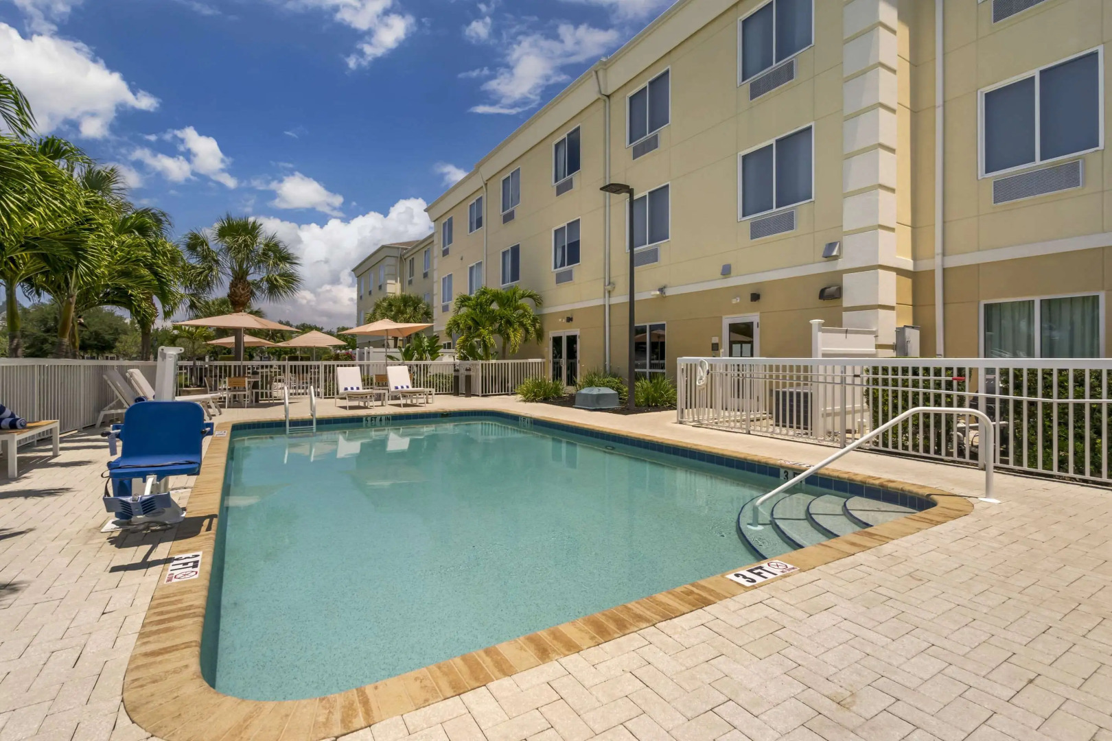 Photo - Comfort Suites Sarasota-Siesta Key