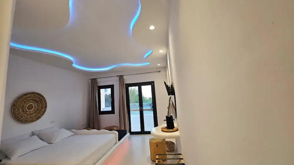 Foto - ELLI TROPiCAL LUXURY SUITES SUNSET-INFINITY POOL- SEA SIDE-NEAR CENTER PARKING