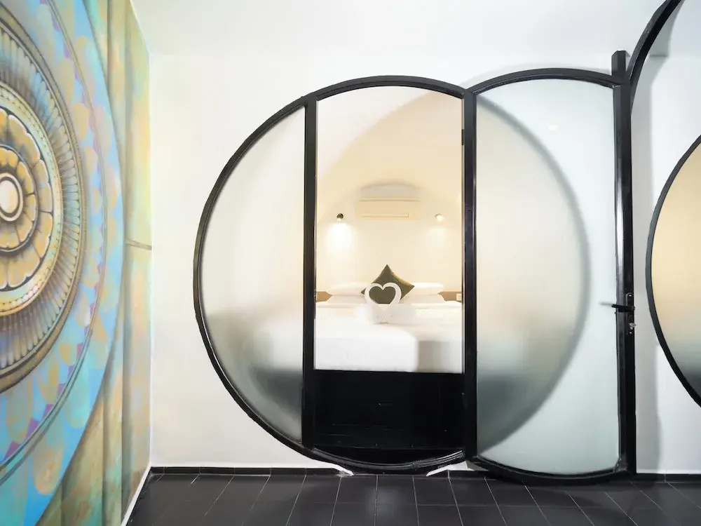 Photo - Tunnel Urban Retreat
