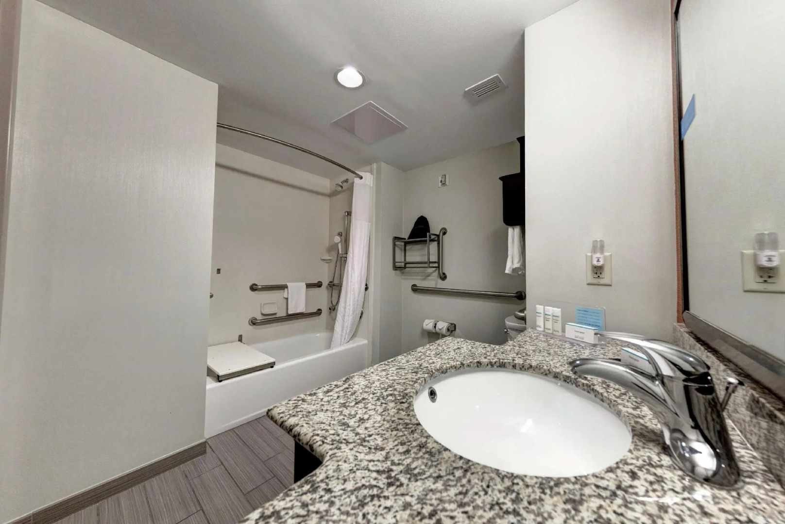 Photo - Hampton Inn Neptune