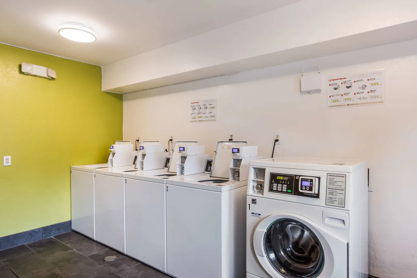 Photo - Studio 6 Extended Stay - Jacksonville, FL - South