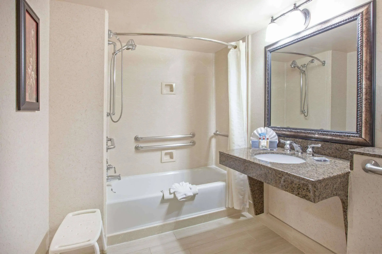 Photo - Holiday Inn Express & Suites Arlington North – Stadium Area by IHG
