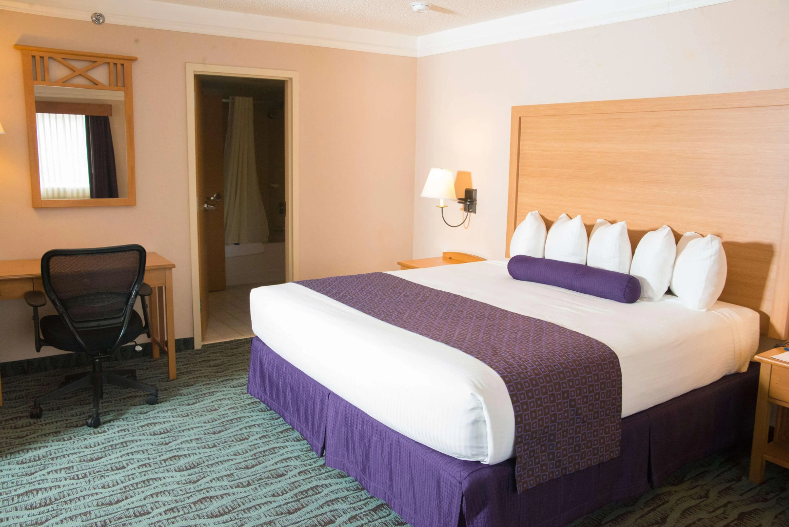 Photo - Best Western Plus Executive Court Inn & Conference Center