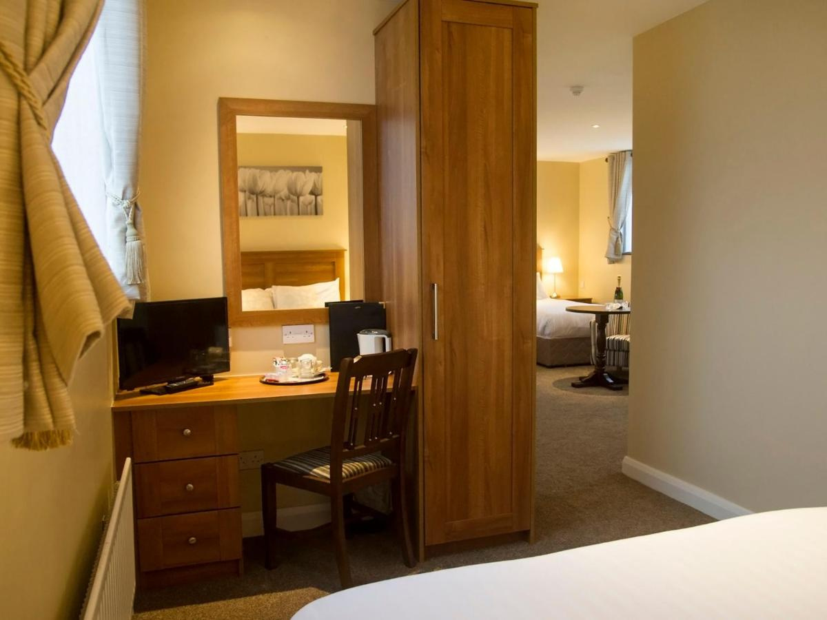 Photo - Hillview House