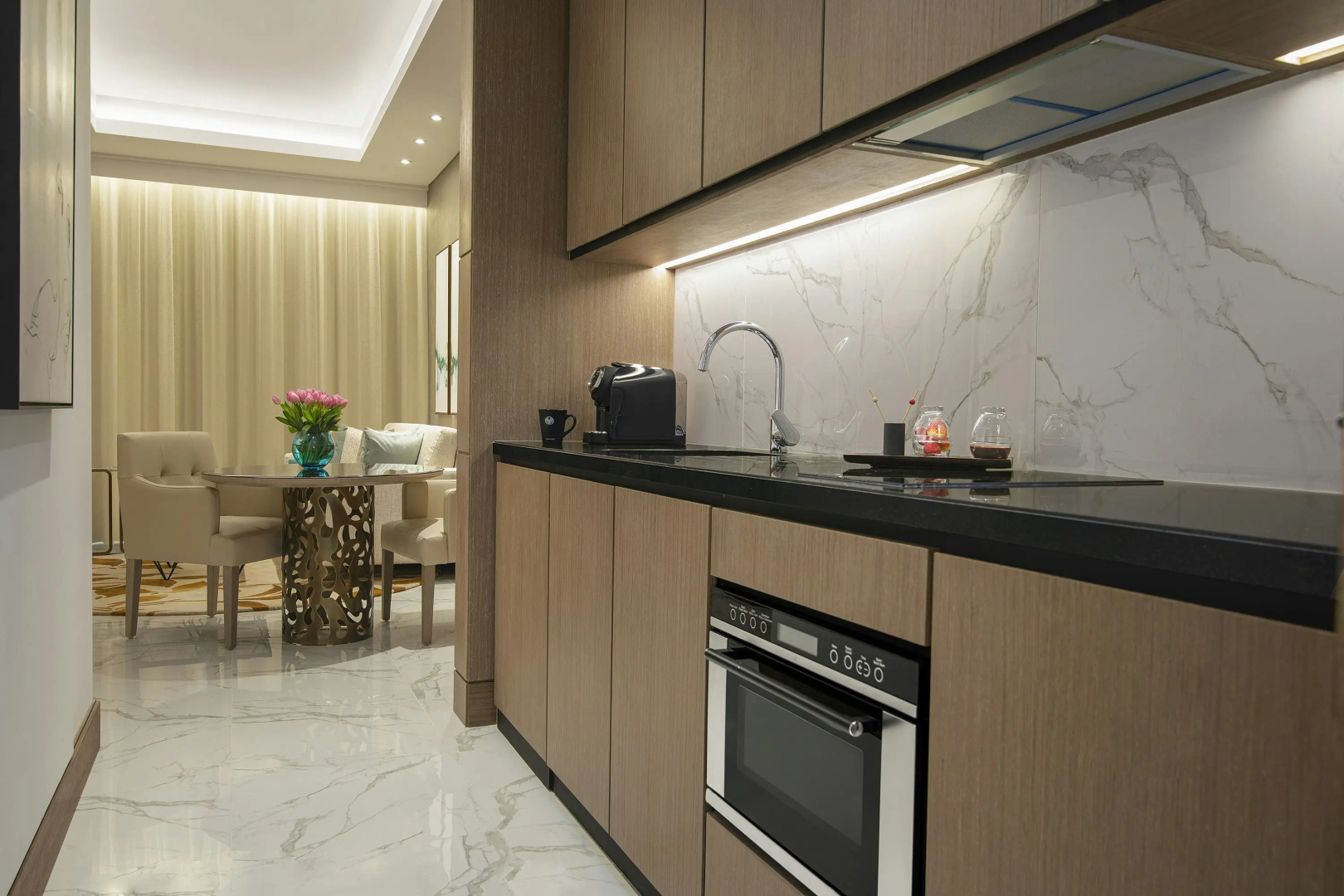 Photo - Al Jaddaf Rotana Suite Hotel