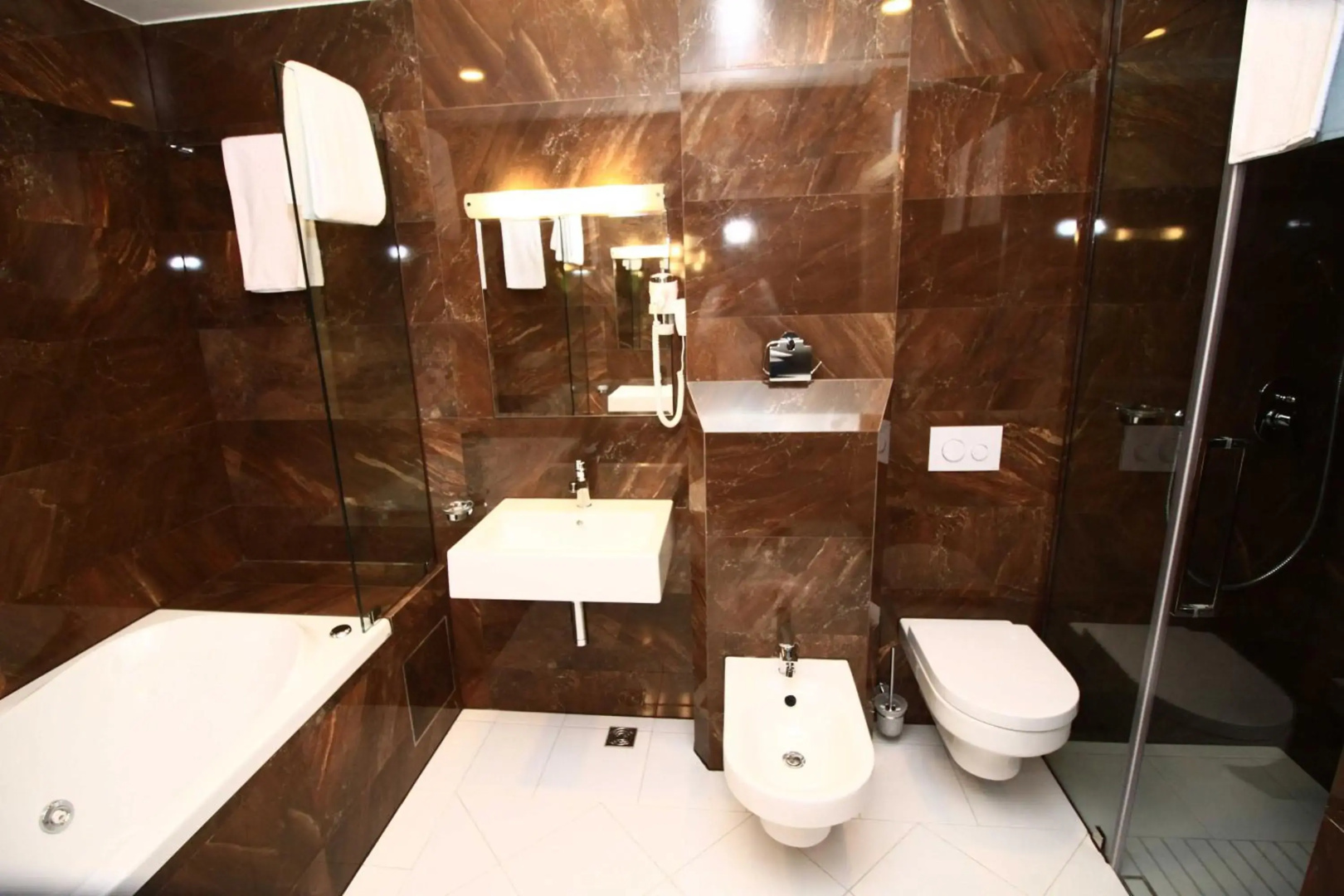 Foto - Hotel International Prishtina & Spa