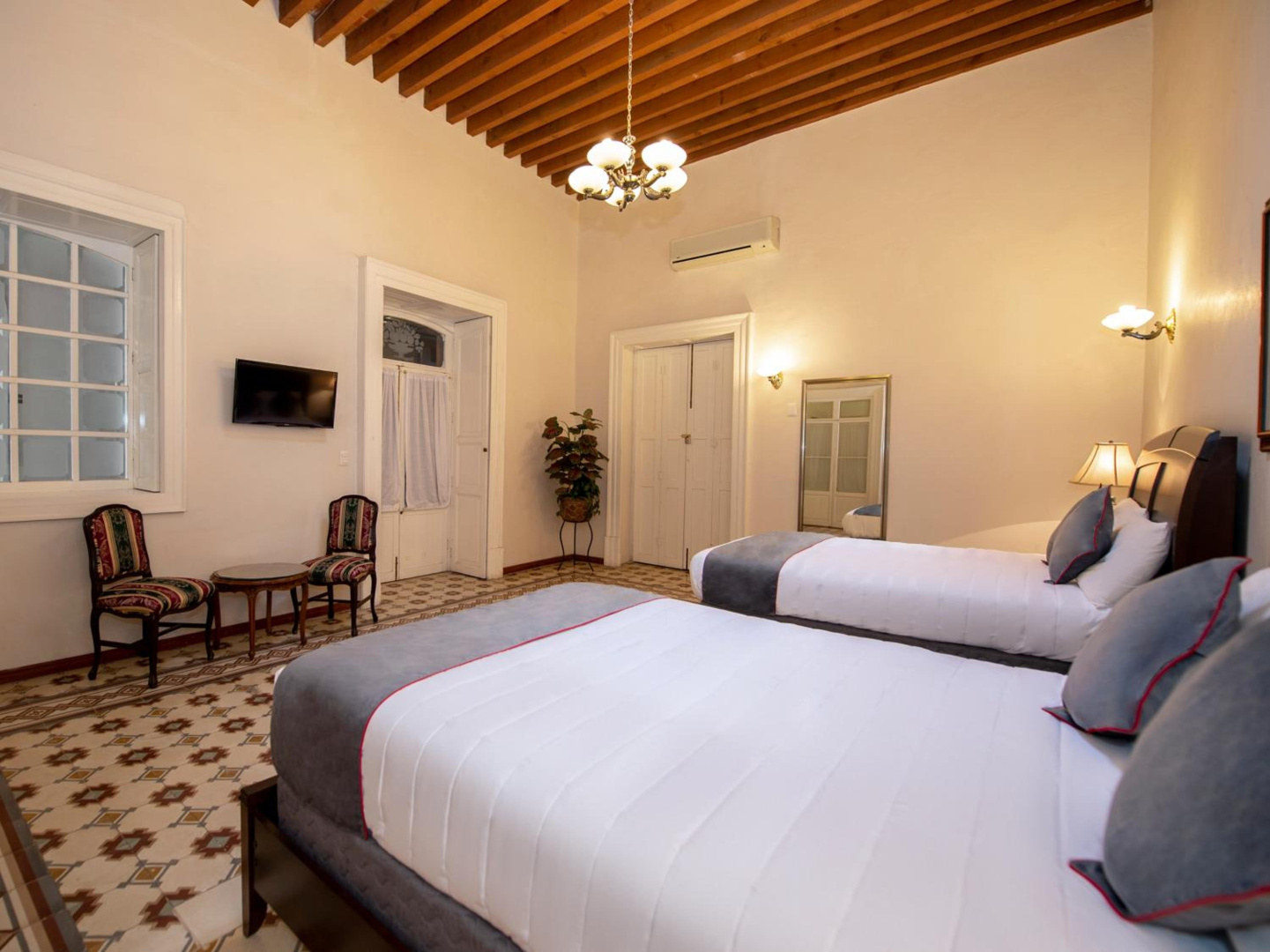 Photo - Hotel Senorial