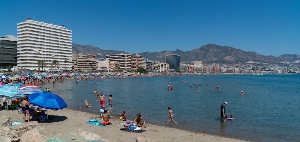Photo - Sur Suites La Dorada, centricos soleados a pocos metros de la Playa y con Parking Opcional