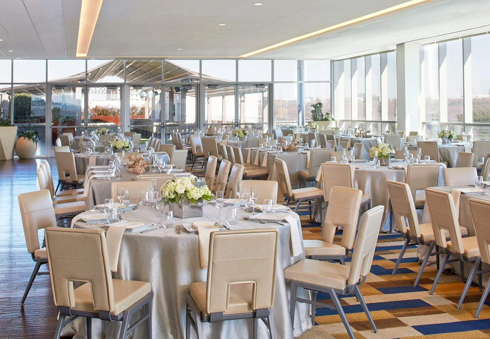 Photo - Renaissance Dallas Hotel