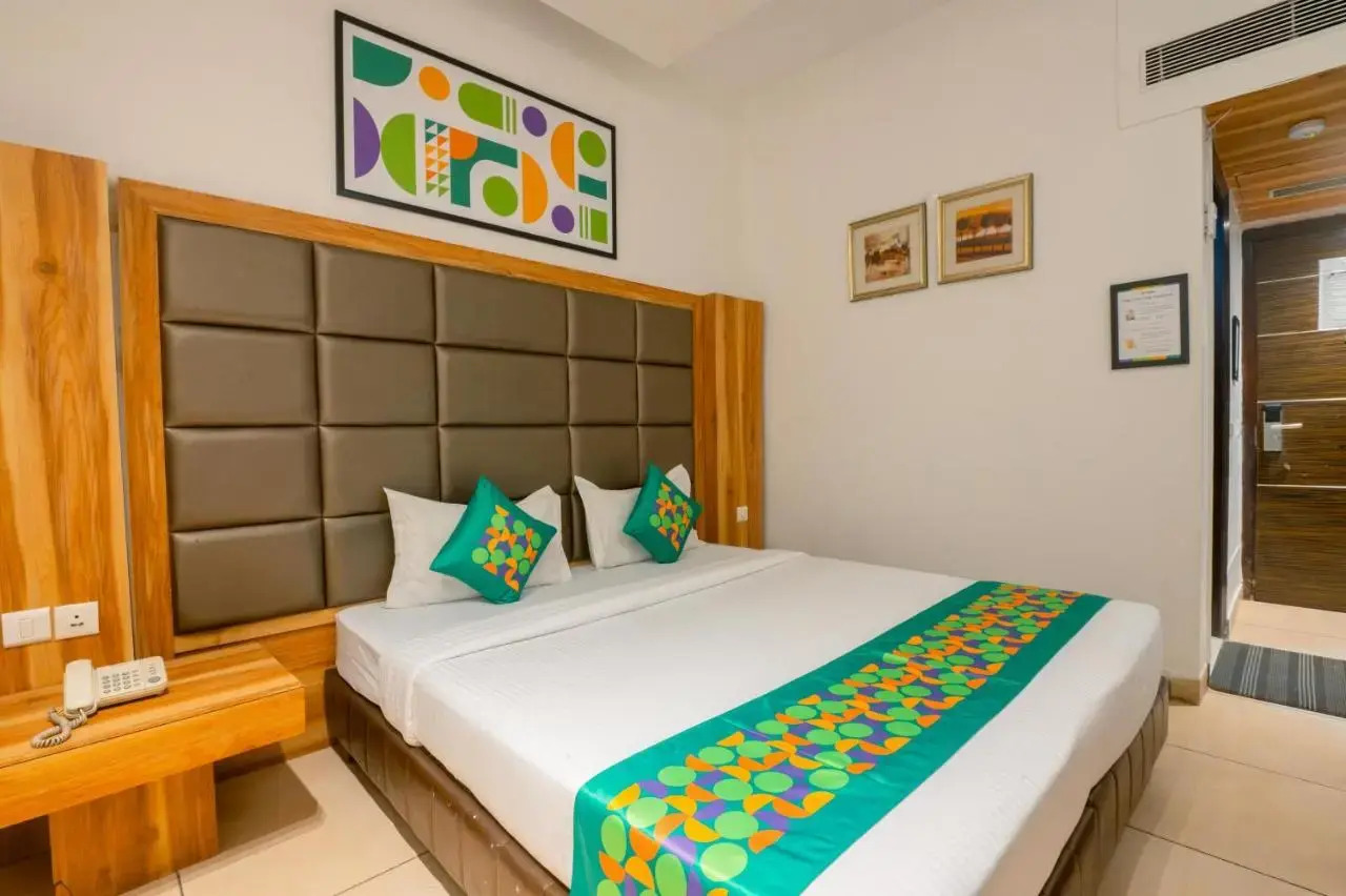 Foto - Treebo Twin Tree