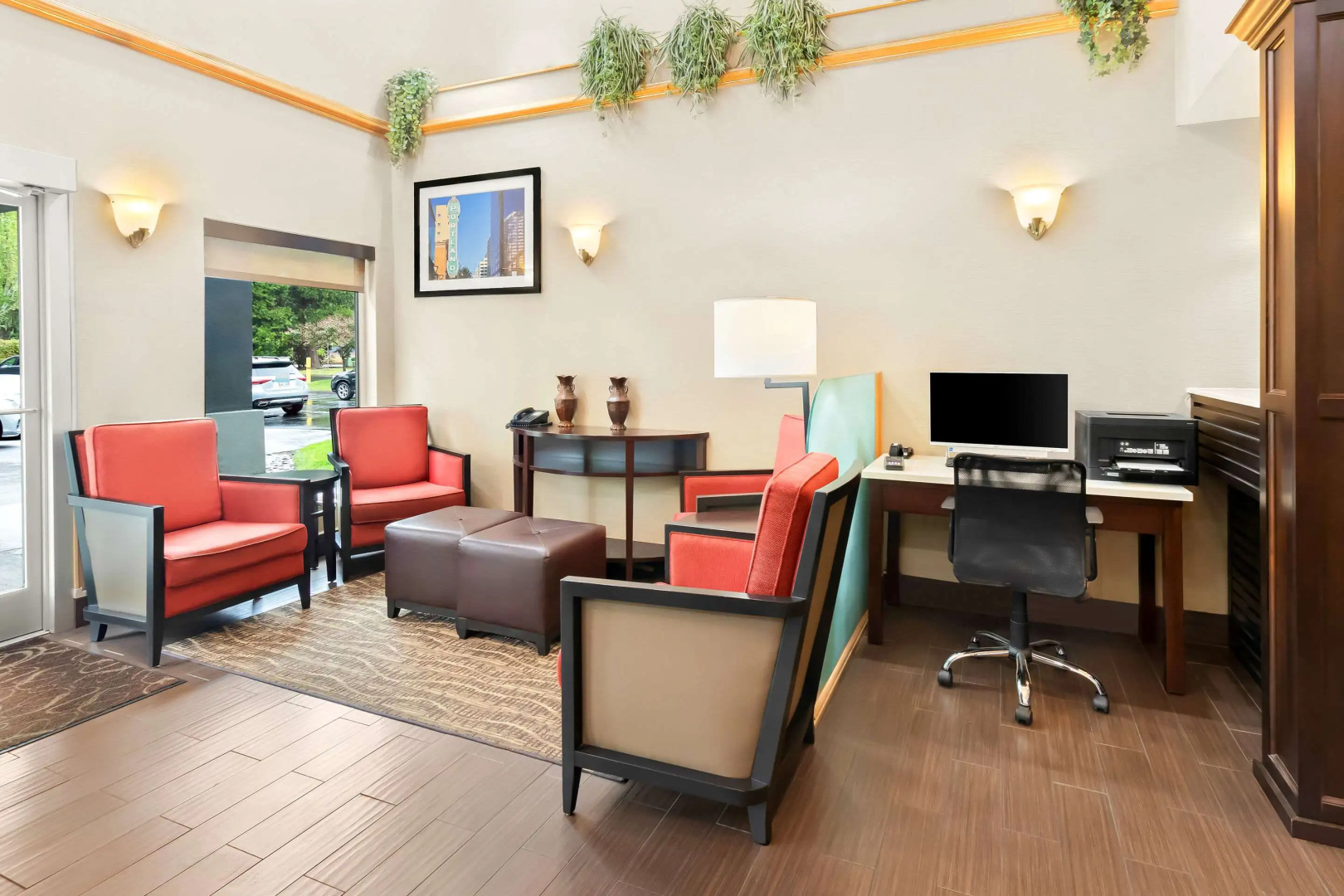 Photo - Comfort Suites Portland Airport